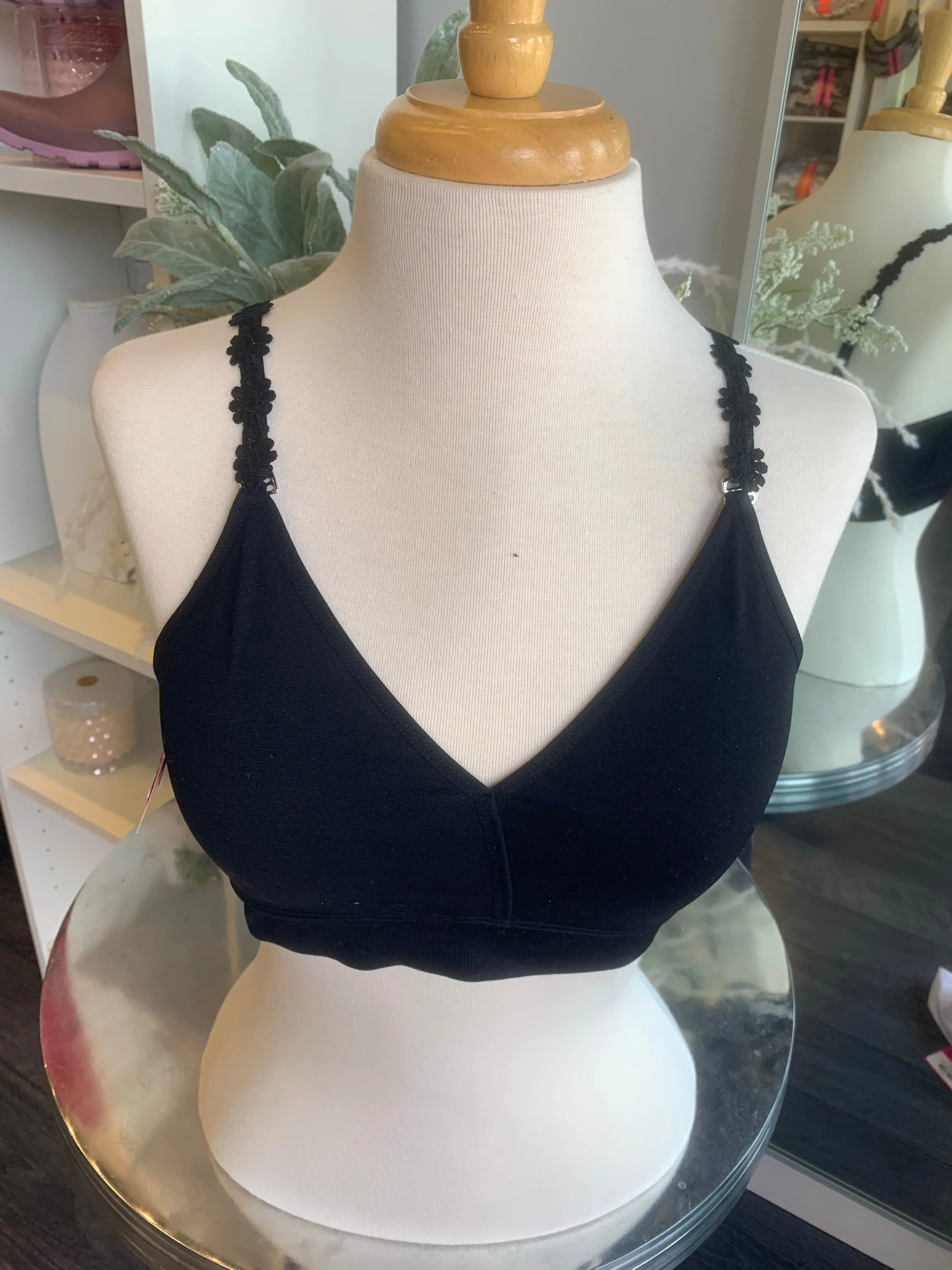 Blk Flower Strap Plunge