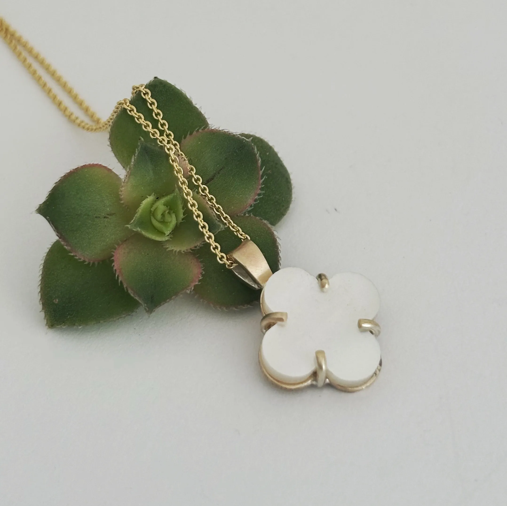 Flower Mother Of Pearl Necklace